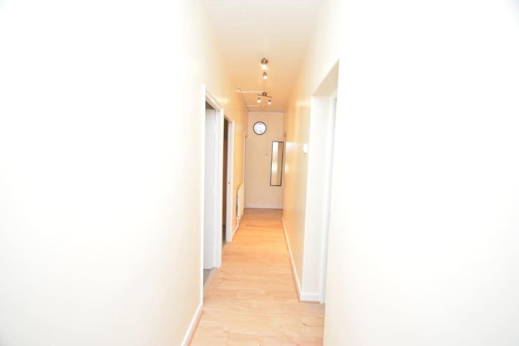 Lovely 4 Bedroom Apartment Close To The City Walking Distance From The Rivere View Λονδίνο Εξωτερικό φωτογραφία