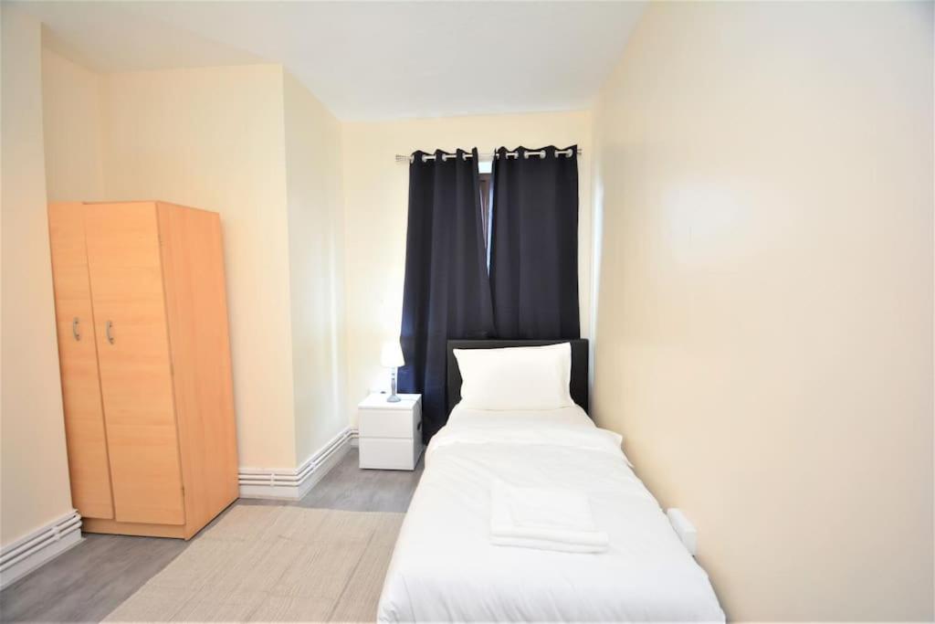 Lovely 4 Bedroom Apartment Close To The City Walking Distance From The Rivere View Λονδίνο Εξωτερικό φωτογραφία