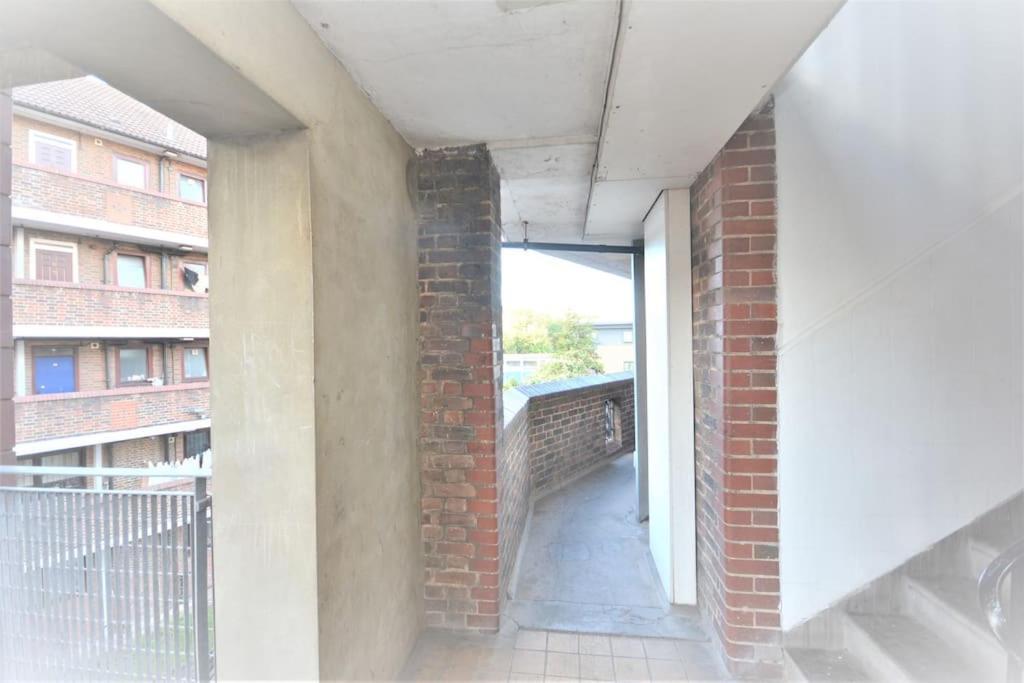 Lovely 4 Bedroom Apartment Close To The City Walking Distance From The Rivere View Λονδίνο Εξωτερικό φωτογραφία