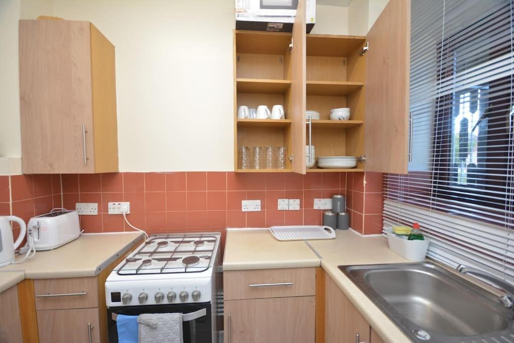 Lovely 4 Bedroom Apartment Close To The City Walking Distance From The Rivere View Λονδίνο Εξωτερικό φωτογραφία