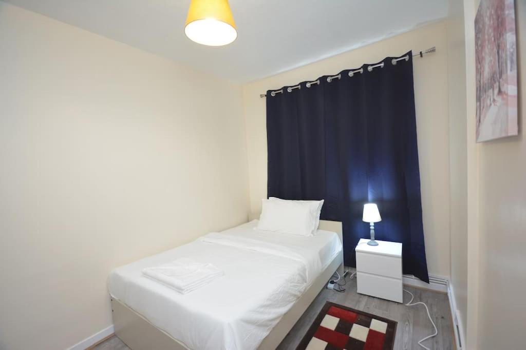 Lovely 4 Bedroom Apartment Close To The City Walking Distance From The Rivere View Λονδίνο Εξωτερικό φωτογραφία